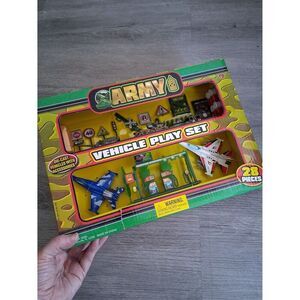 Army Vehicle Play Set 28 Pieces Plastic & Metal Green NEW Jeep Jets Tanks